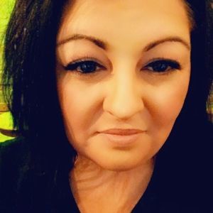 Meet your Posher, Holly